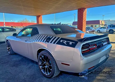 2022 Dodge Challenger R/T z USA, uszkodzony, nr VIN 2C3CDZBT6NH207173